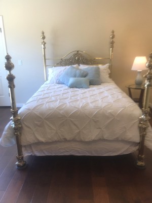 Selling a Michelangelo Brass Bed - photo of the bed