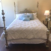 Selling a Michelangelo Brass Bed - photo of the bed