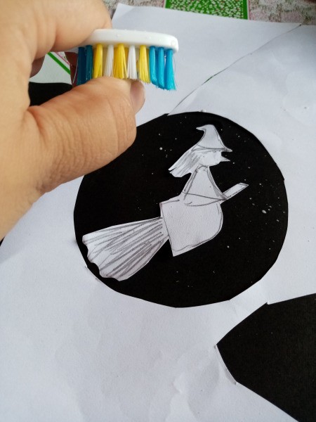 Halloween Toothbrush Spray Painting - spattering paint using toothbrush