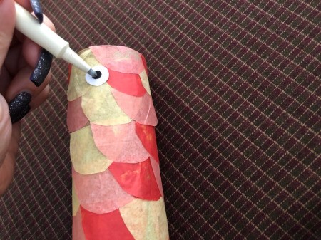 DIY Japanese Carp Streamer - add the pupil at the center