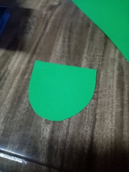 Halloween Hand Puppet - cut out a green tongue