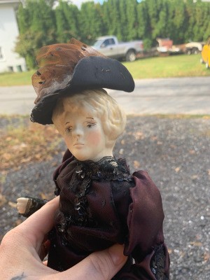 Identifying a Porcelain Doll - Victorian dressed doll, head and upper body