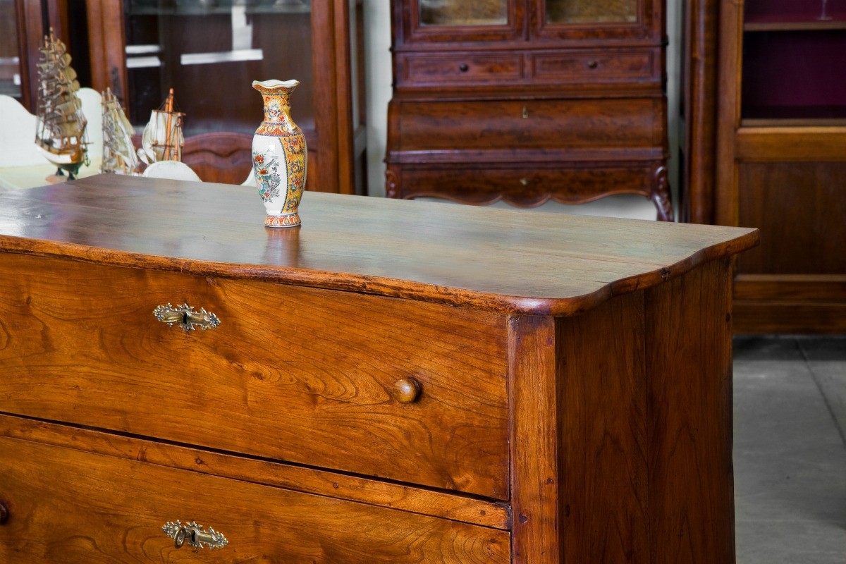 Finding The Value Of A Vintage Dresser Thriftyfun