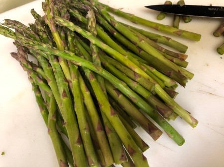 cleaned asparagus