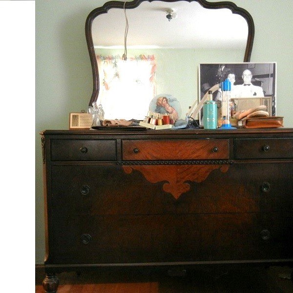 Value of a Vintage Dresser with Mirror? ThriftyFun