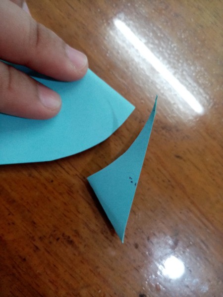 Paper Fish - cut a curve on the open space for the space