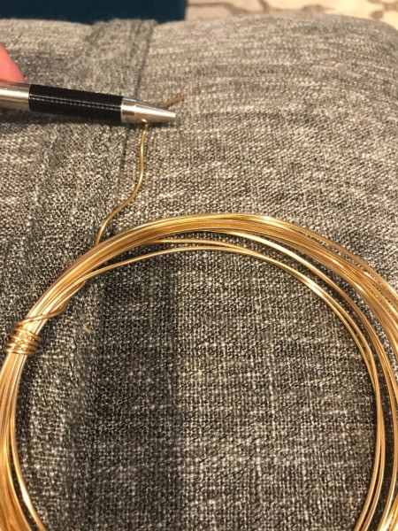 Wire Pumpkin - wrap the longer end around a pen to create the stem