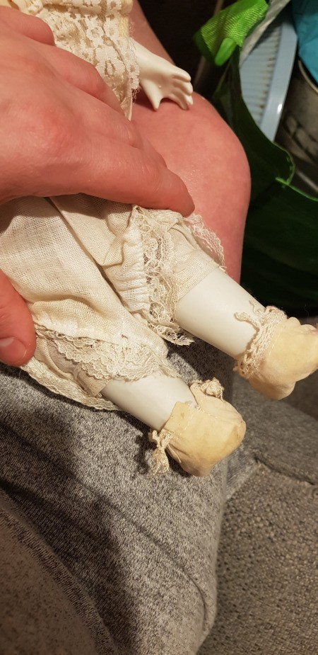 Identifying Porcelain Dolls