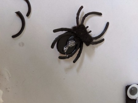 Halloween Hair Accessories - apply hot glue