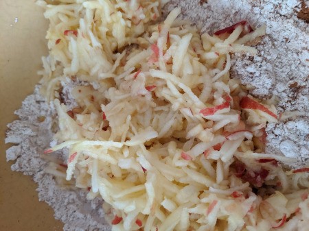 grated apples with dry ingredients