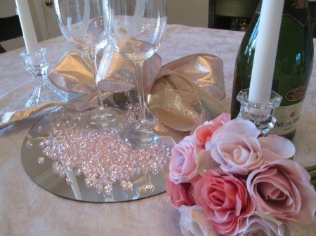 Using Mirrors For Your Wedding Table