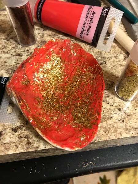 Decorated Seashell Jewelry Dishes - sprinkle with glitter