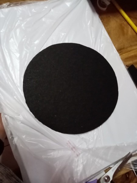 DIY 4 Tier Cupcake Stand - cut a circle for the top