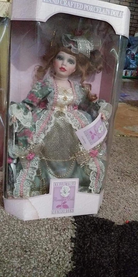 Identifying Porcelain Dolls