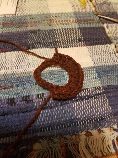 Sunflower Photo Frame - working double crochets