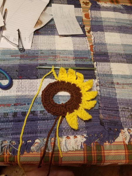 Sunflower Photo Frame - crocheting first row of petals