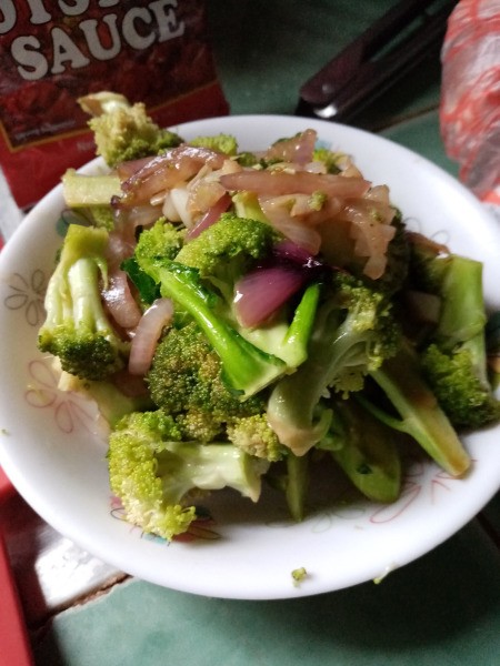 Broccoli & onions in bowl