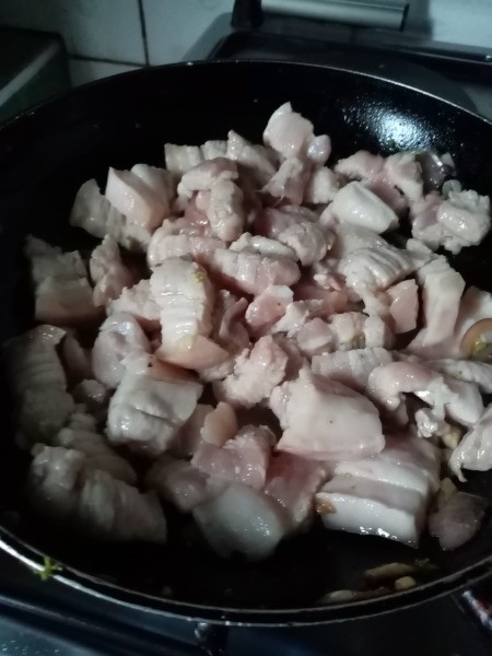 sauteing Pork in pan