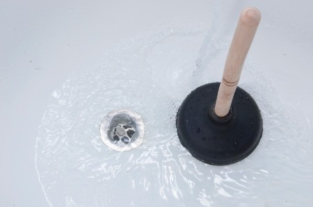 Clearing A Clogged Bathtub Drain, Unclog Bathtub Drain Without Plunger