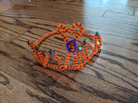 How to Make A Pipe Cleaner Crown - finished crown on floor backdrop