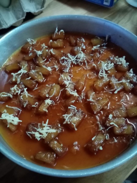 Cheese sprinkled on Pineapple Custard