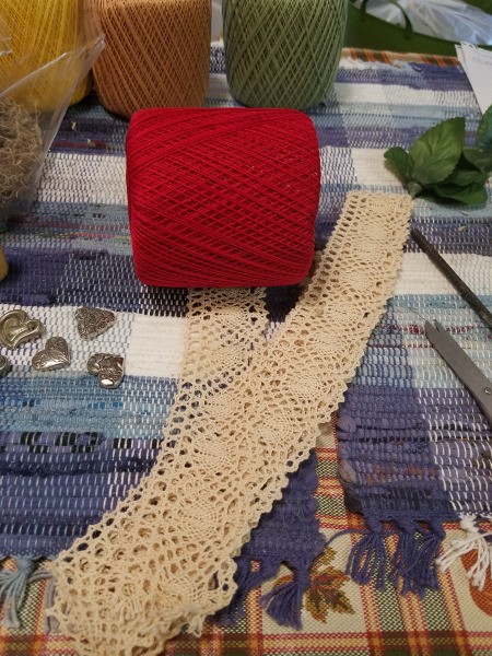 Crochet Thread Spool Pumpkins - lace to wrap around the thread spool