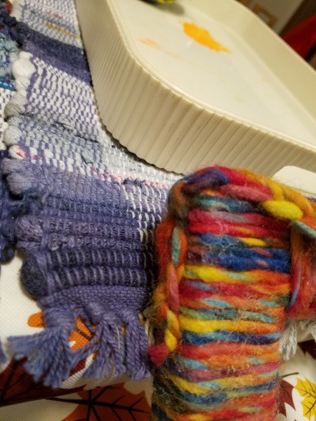 Yarn Wrapped Frame - glueing a yarn chain on the sides of the frame as a hanger