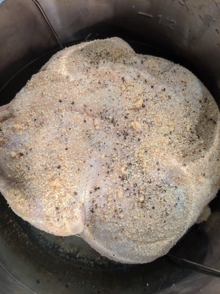seasoned chicken in pot