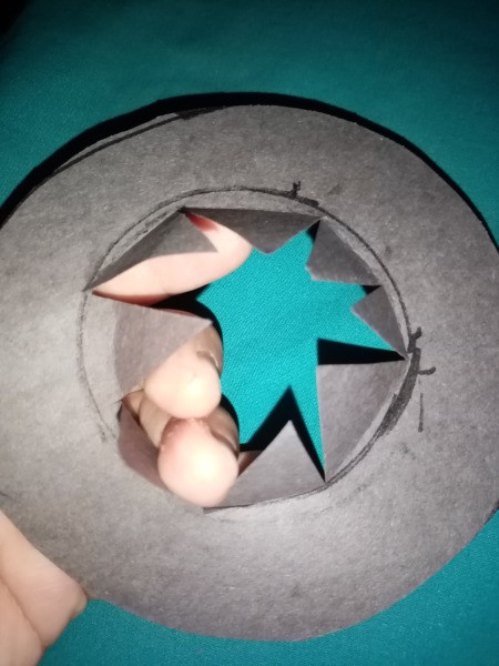 Witch Pumpkin Lamp - open up the resulting triangles, hat brim made