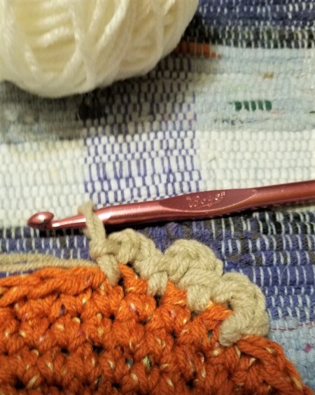 Punky Pie Hot Pad Wall Hanging - scallops without the foundation row