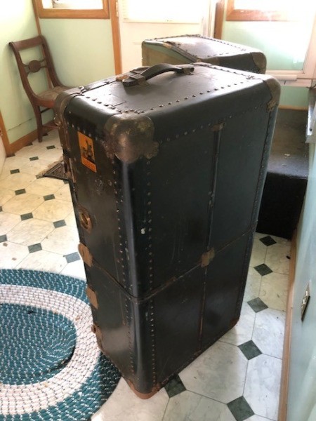 Value of a Belber Travel Trunk
