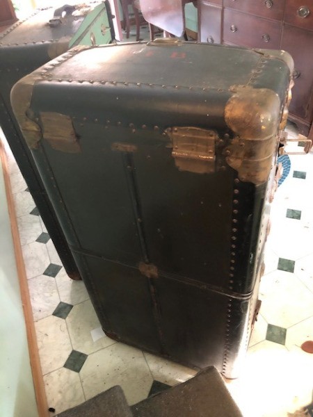 Value of a Belber Travel Trunk