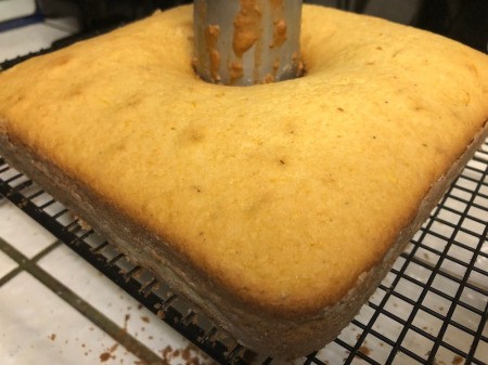 cooling cake
