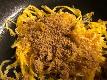 Cardamom with Spaghetti Squash in pan