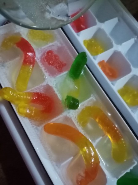 Worm Ice Cubes - add Sprite