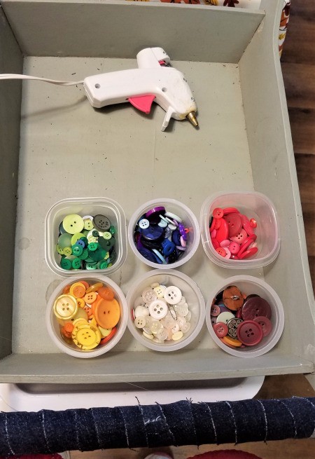 Button Lined Tray - supplies