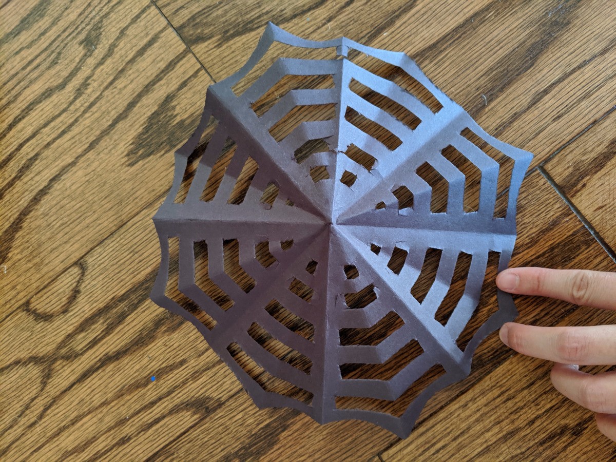 Paper Web and Spider Toss Game | My Frugal Halloween