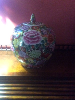 Identifying a Ginger Jar - pretty floral ginger jar