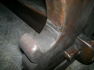 Identifying an Old Oak Trestle Table - leg