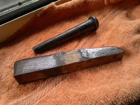 Identifying an Old Oak Trestle Table