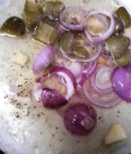 peppered Pickle and Pineapple in oil Sauce