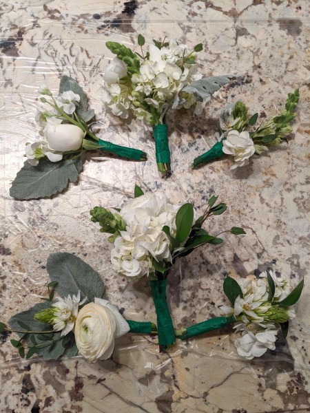 Adding Fresh Flowers to Cake Decoration - stems trimmed