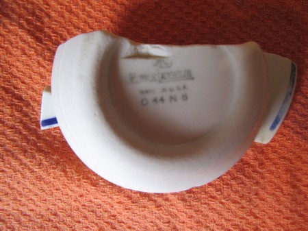 Identifying WWII Homer Laughlin China - pieces of broken china