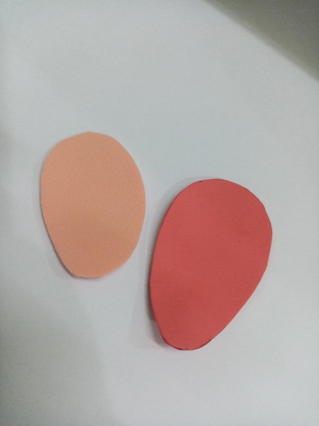 Flower Foam Pen Case and Stand - cut petals from two colors of foam one being shorter than the other