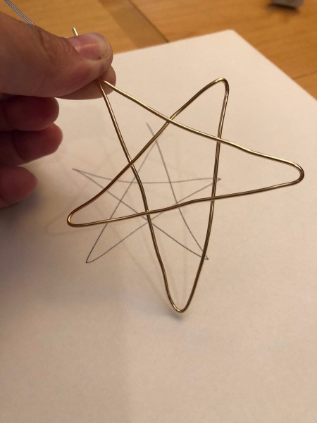 DIY Wire Star Christmas Tree Topper - star shape made