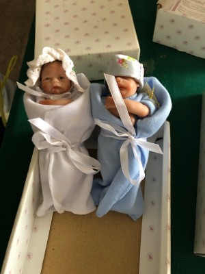 Value of Ashton Drake Dolls - two baby dolls