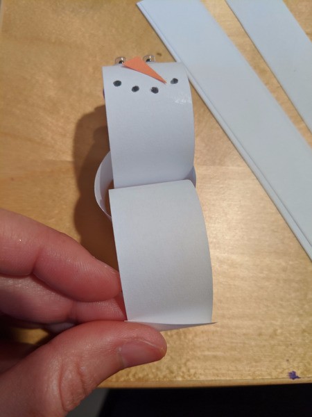 Snowman/Joy Paper Chain Ornament - add third link that faces forward
