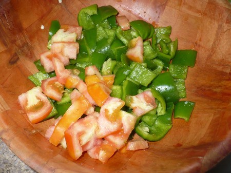 cut tomato & green pepper