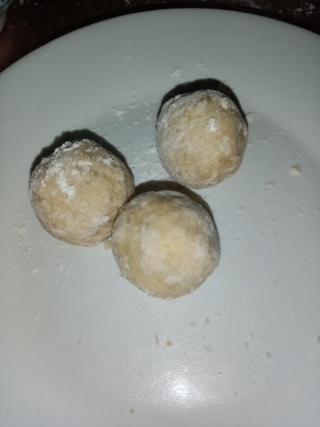 dough ball around Cheese