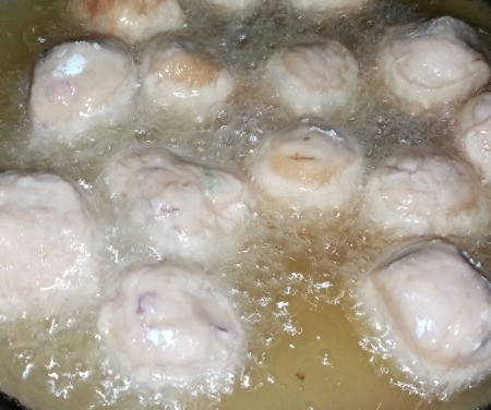 frying Cheese Stuffed Banana Pops